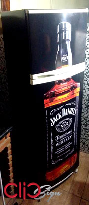 Envelopamento de Geladeira Jack Daniels